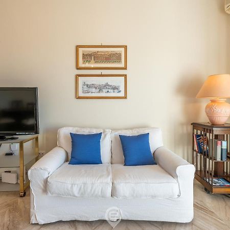 Cityscape Vista Apartment Каляри Екстериор снимка